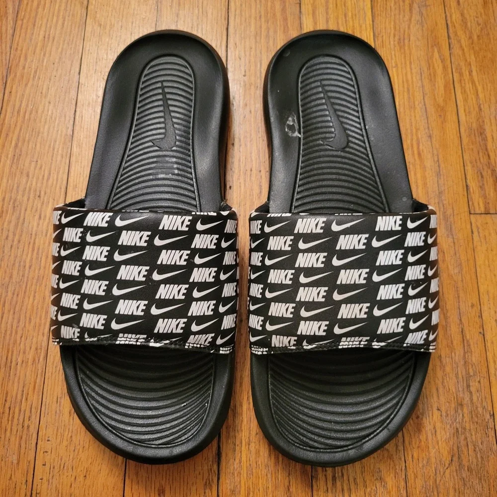 Nike Victori One Mens Slides Black White Logo Print Sandals 10 Lounge Comfort
